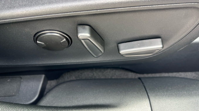 Ford Kuga 2.5 FHEV ST-Line 5dr CVT Hybrid Estate - Image 39